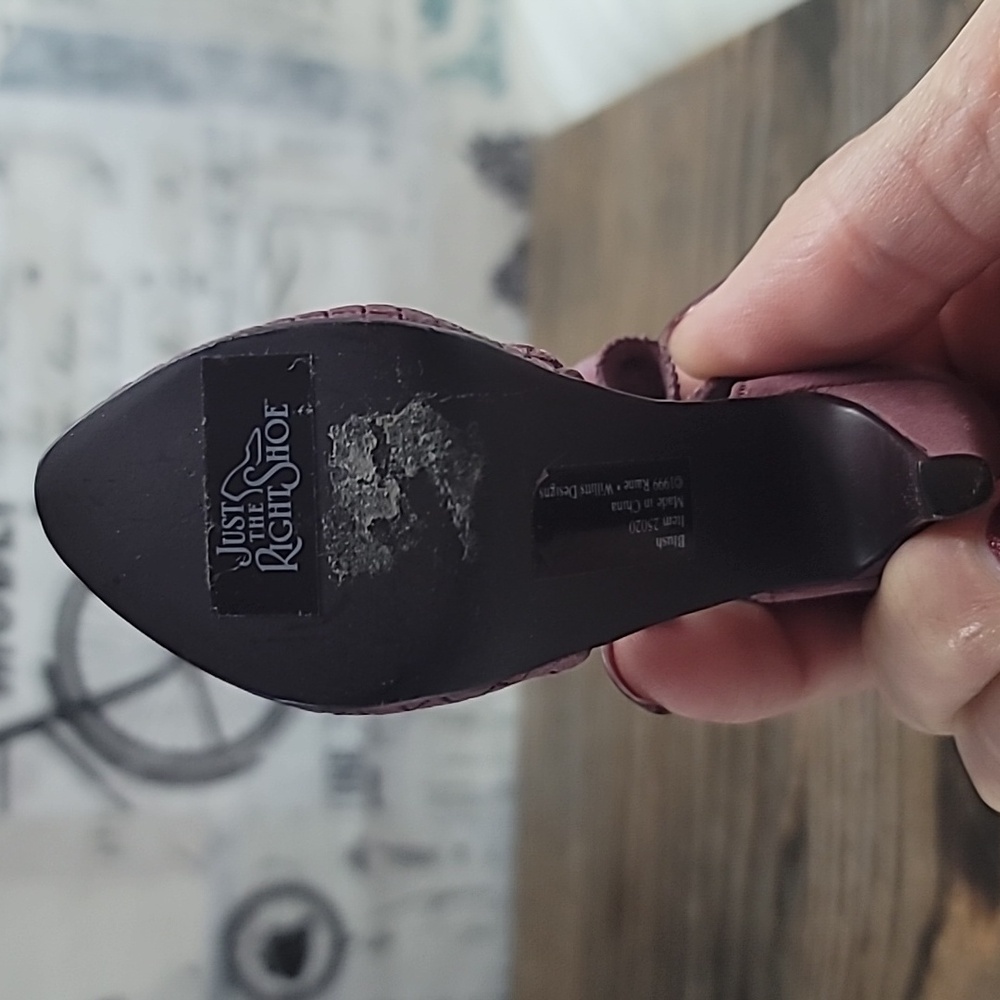 "Blush" Just The Right Shoe #25050 1999 - Picture 5 of 6